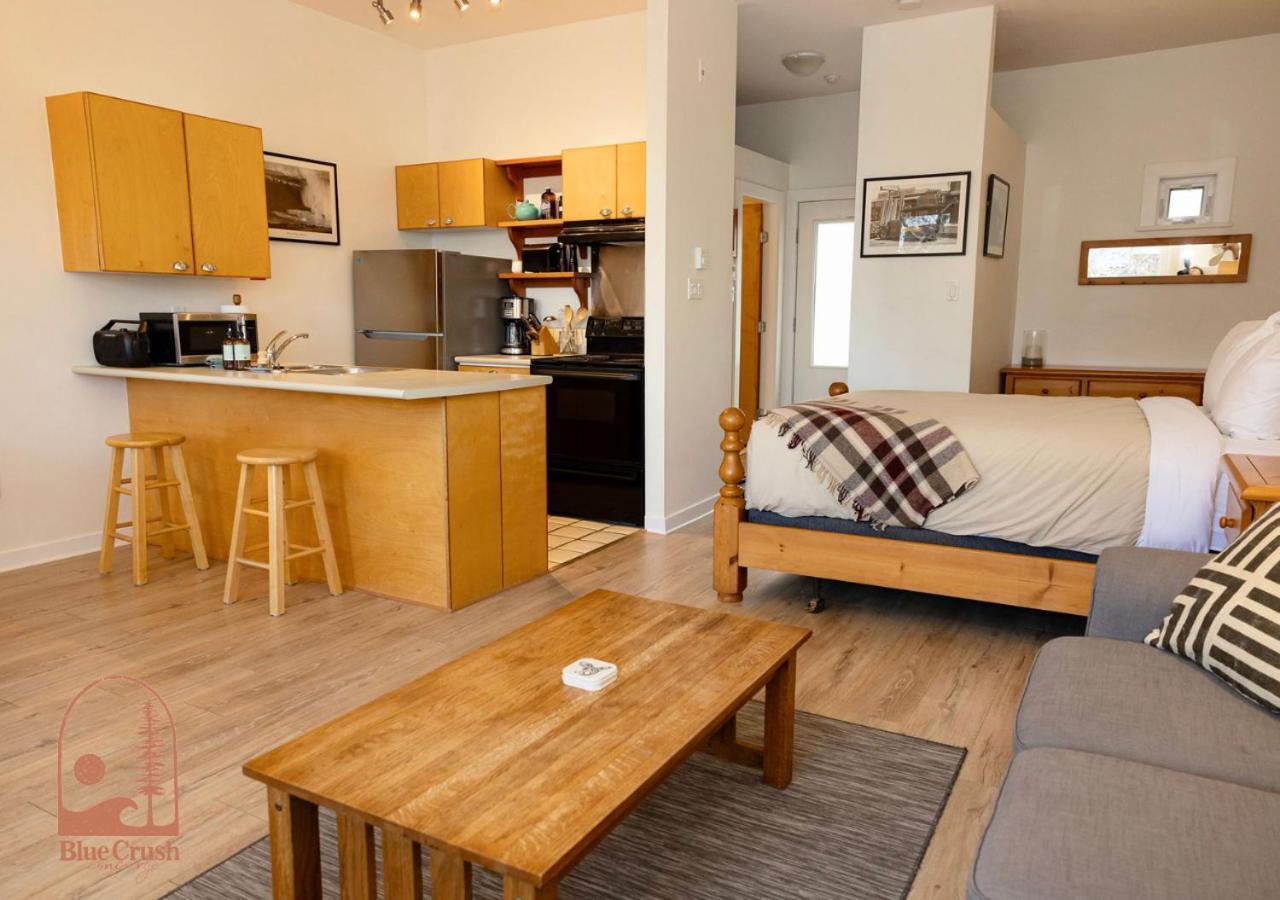 Wave Haven Waterfront Condo Hotel Тофіно Екстер'єр фото