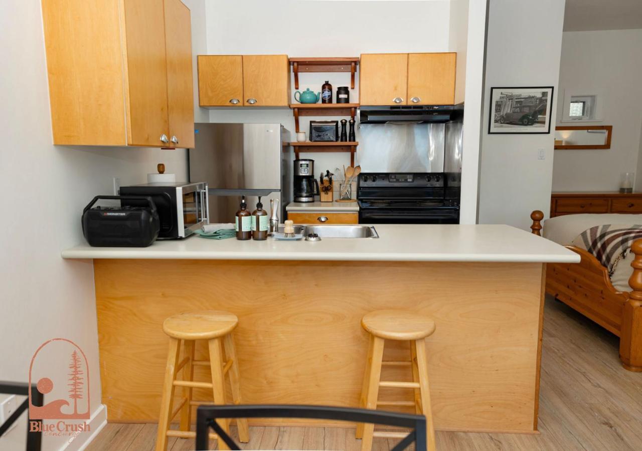 Wave Haven Waterfront Condo Hotel Тофіно Екстер'єр фото