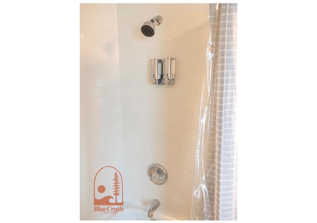 Wave Haven Waterfront Condo Hotel Тофіно Екстер'єр фото